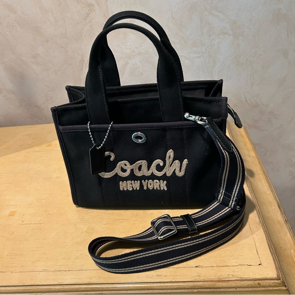 Coach cargo tote black canvas with gold script
Embroidery -CP164 cargo tote 26 - Picture 2 of 8